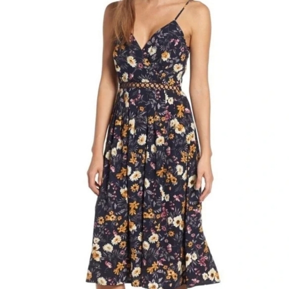 J.O.A Crochet Belt Floral Dress - Picture 2 of 6